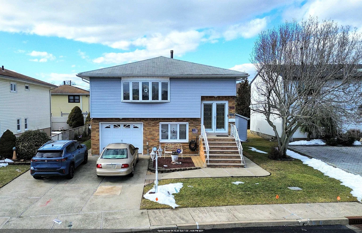1033 Park Dr photo 1