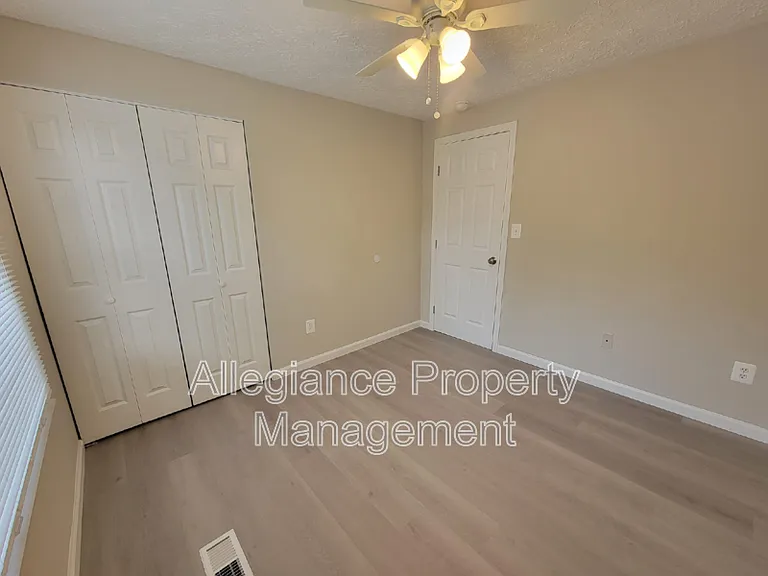 7598 Springfield Hills Dr — Photo 23