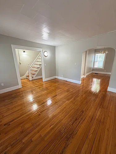 202 Hallock Ave Photo 1