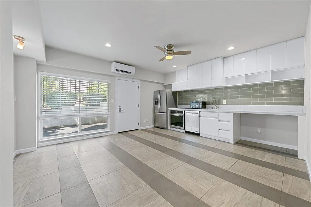 1 bed, 1.0 bath, 400 sqft, $1,150 — Photo 1