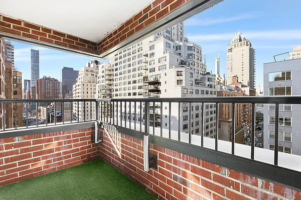 Rented by Douglas Elliman | media 7