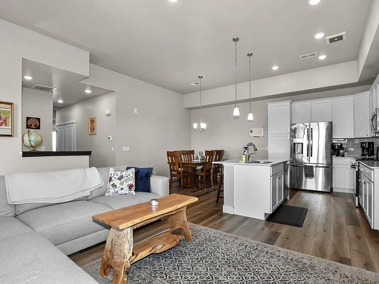 6826 School House Dr — Photo 10