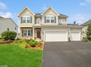 834 Blue Aster Pkwy, Gilberts, IL 60136