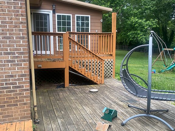 3rd image of 251 Littlebrook Cir