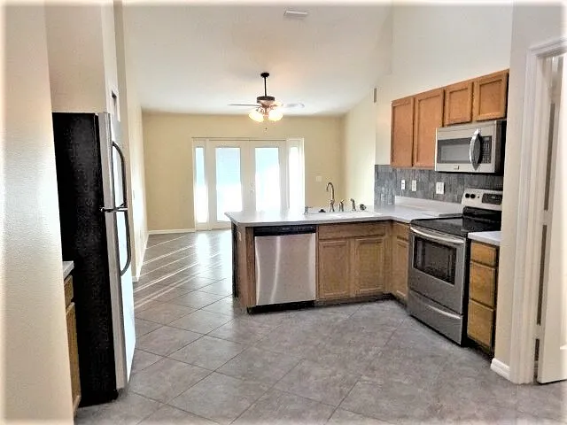 12826 Lake Vista Dr — Photo 4
