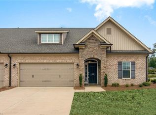 102 Rollingbrook Ct, Clemmons, NC 27012