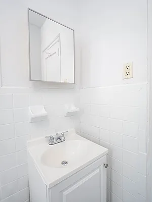 Rented by City Connections Realty | media 16