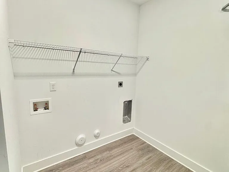 175 Black St W #107 — Photo 17