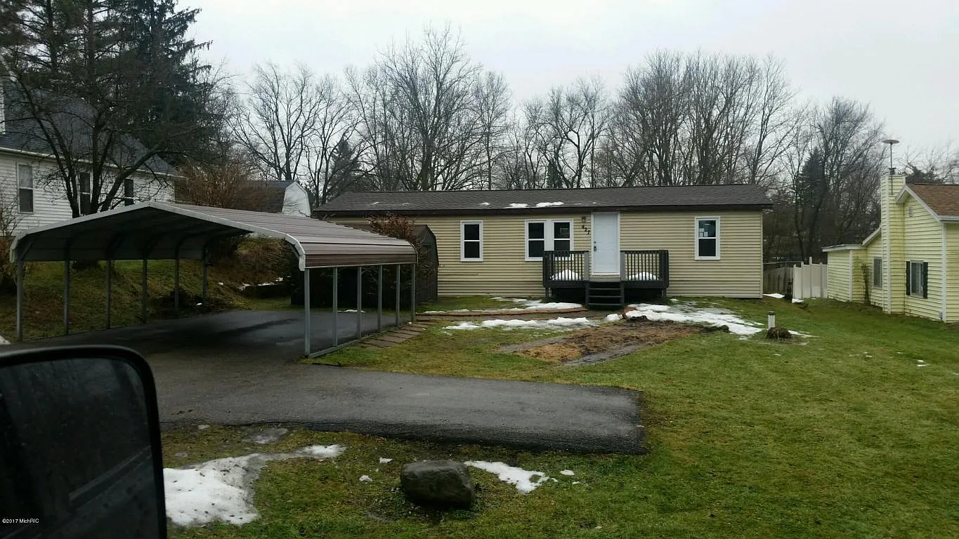 427 Hill St photo 1