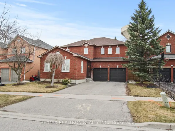 160 Carlyle Cres, Aurora, ON L4G 6P8