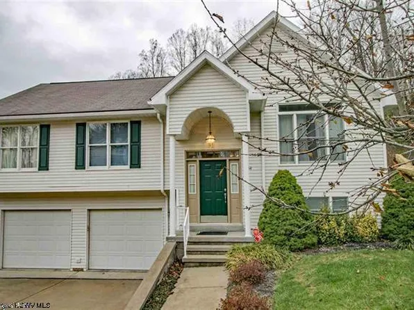 2054 Pinecrest Dr, Morgantown, WV 26505