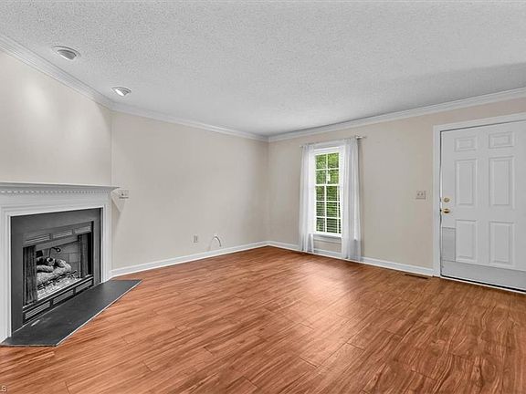 4th image of 330 W Presnell St