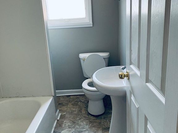 3rd image of 4443 S 38th St