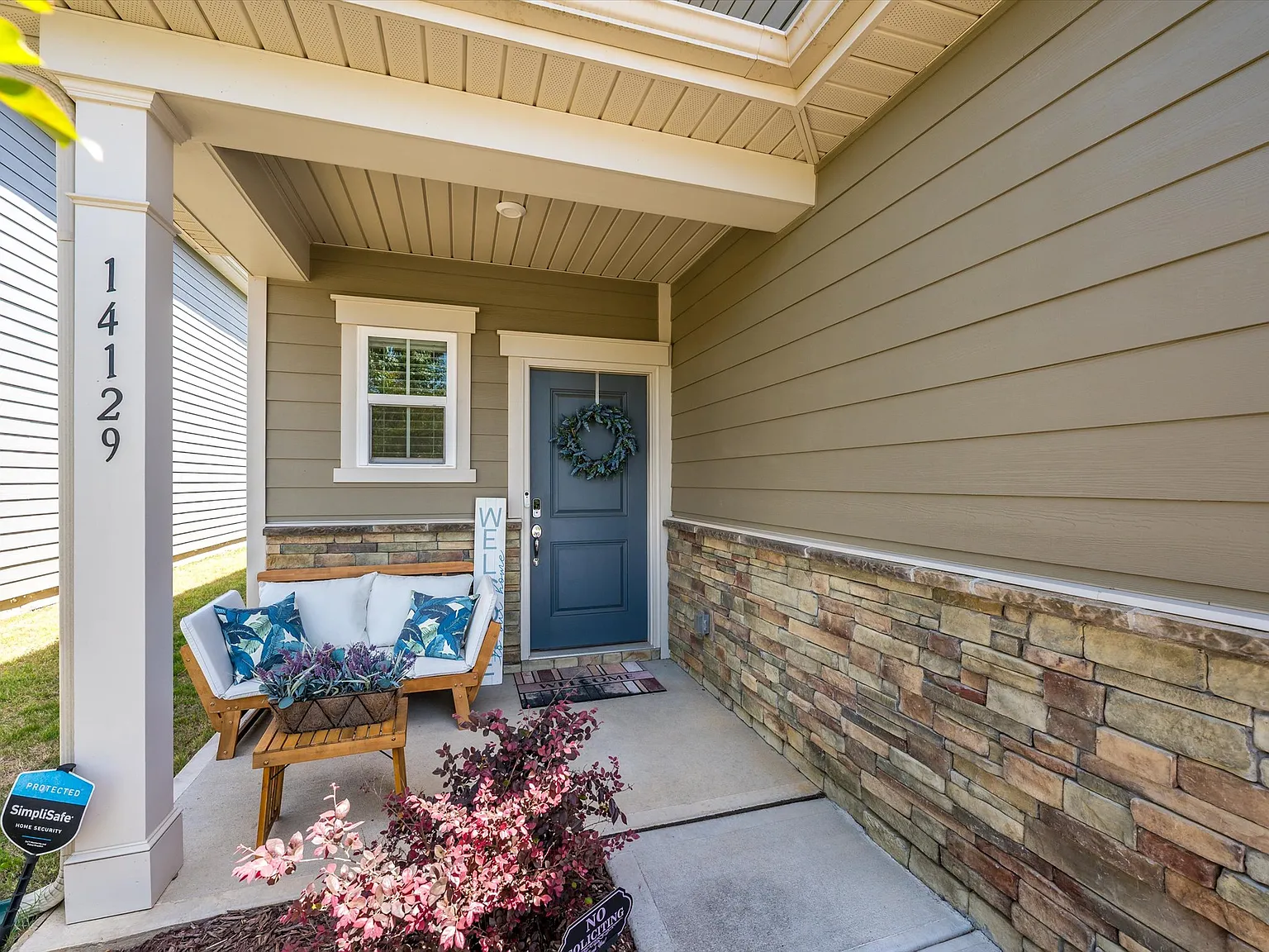 4 bed, 2124 sqft, $3,000 — Photo 2