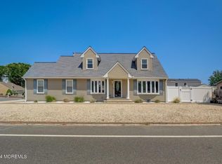 1 Pine Crest Dr, Toms River, NJ 08753