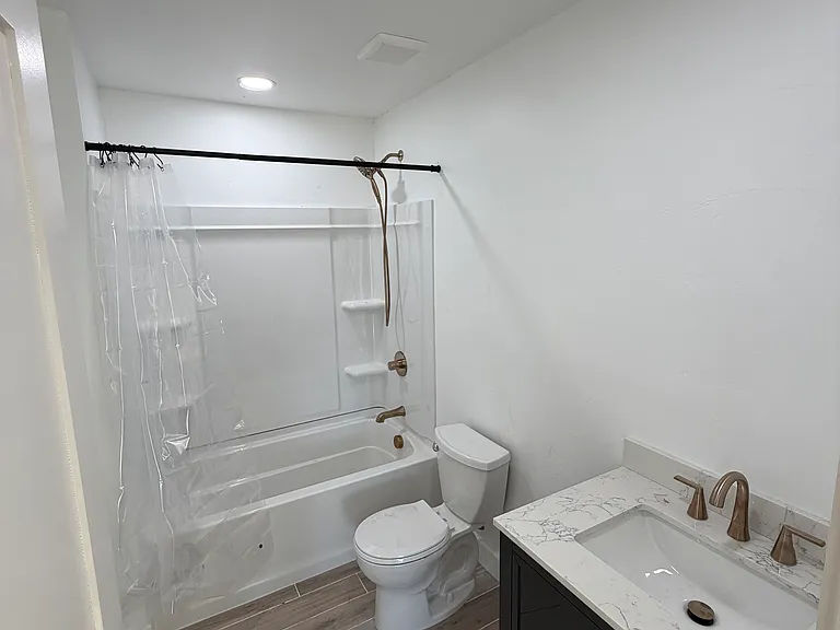 2nd bathroom