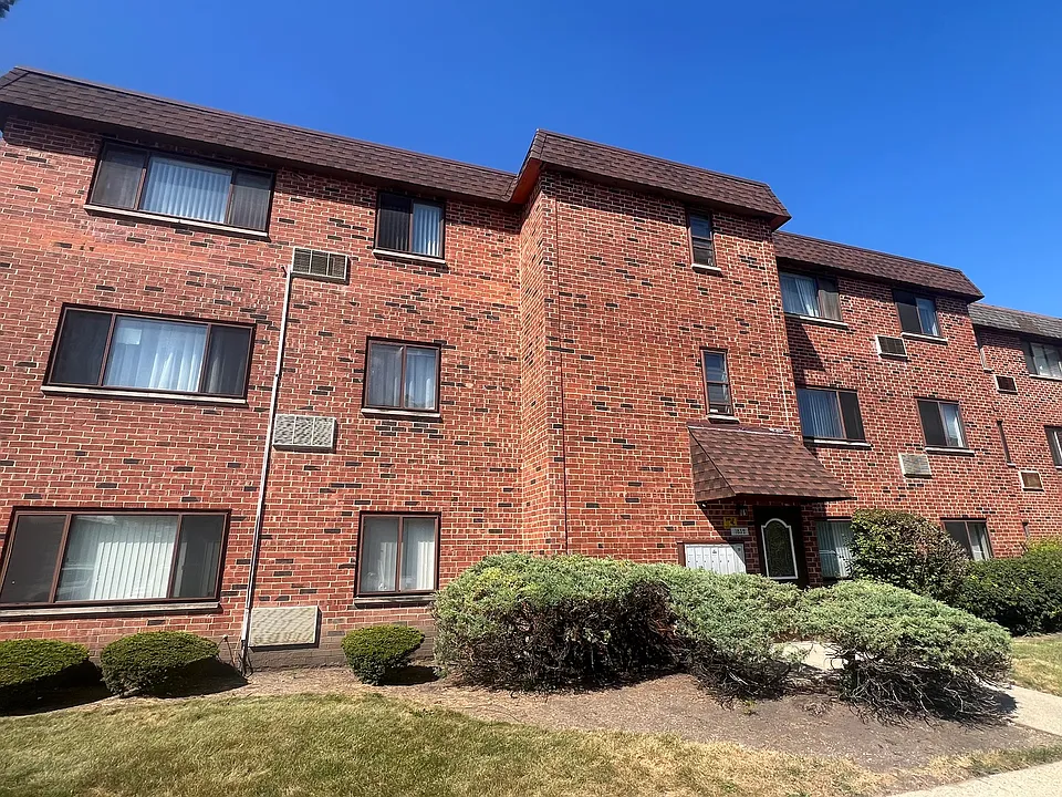 1852 S Anna Marie Dr #303