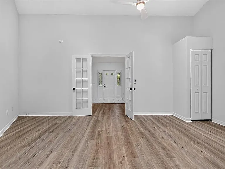 11 Walnut Pl — Photo 3