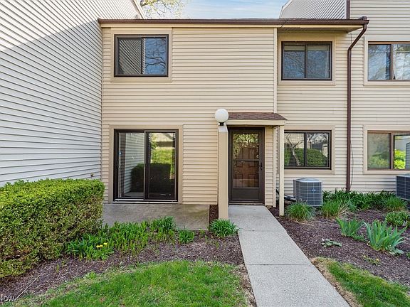 3rd image of 1400 Cedarwood Dr #20-C