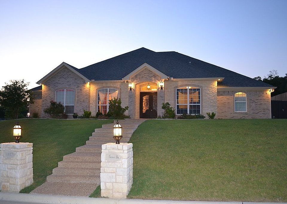 1st image of 1417 Gomer Ln