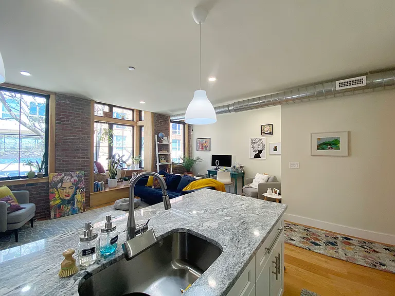 139 Border St #2B — Photo 21