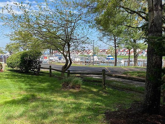 5th image of 104 Harbour Sound Dr