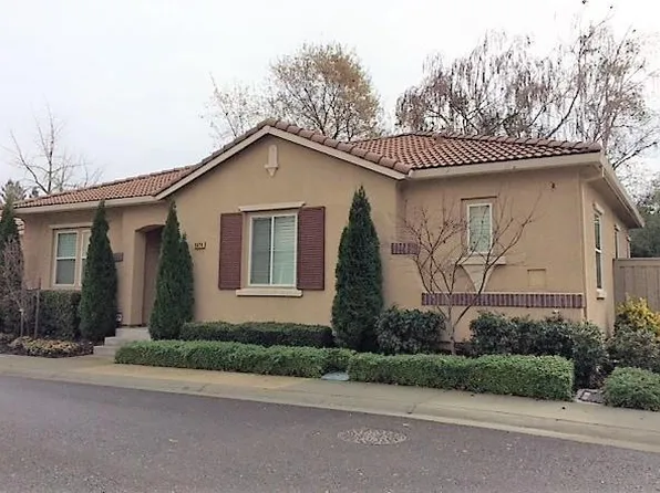8070 Lido Isle Ln, Sacramento, CA 95831