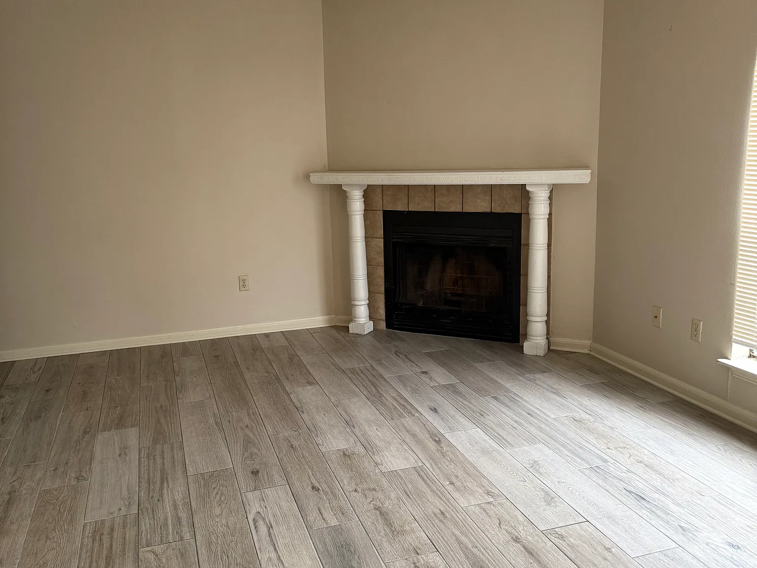 2 bed, 2.5 bath, 1200 sqft, $1,100 — Photo 1