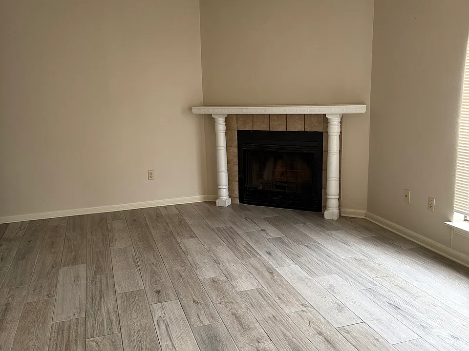 155 Marilyn Dr #49C