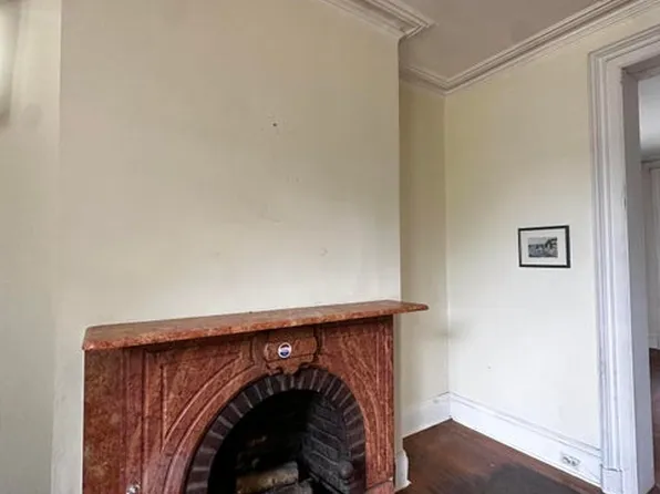 188 Davis Avenue image 6 of 14