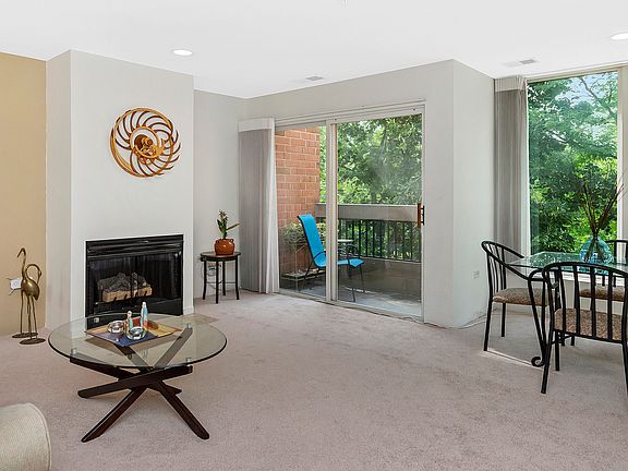 2nd image of 1925 Lake Ave Unit 305