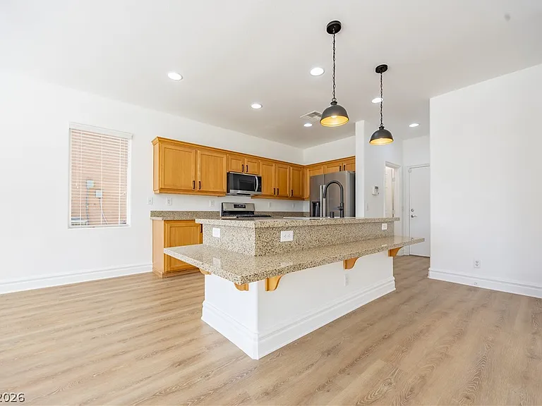 212 Fairway Woods Dr — Photo 10