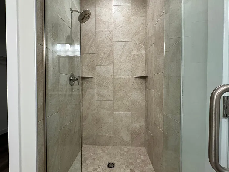 Master Bathroom Walk In Shower