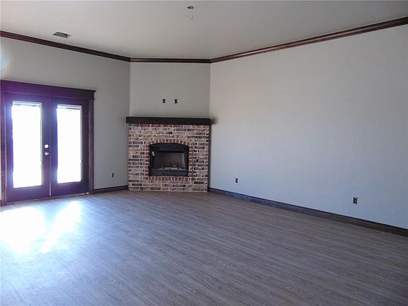 4th image of 1724 W Zachary Way