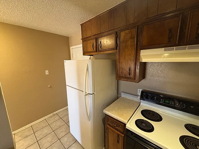 4805 Country Club Dr #B — Photo 7