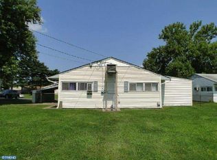 168 Dogwood Dr, Levittown, PA 19055
