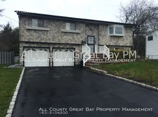 1516 E Forks Rd #1, Bay Shore, NY 11706