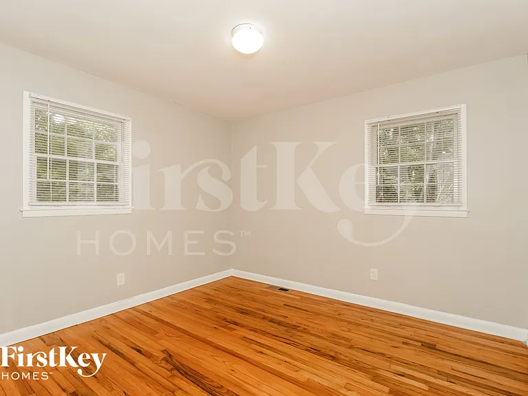 6818 Tralee Dr — Photo 12