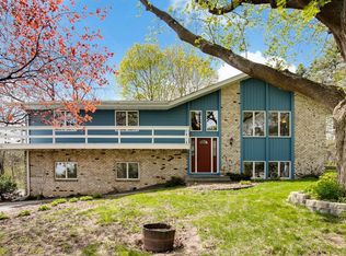364 Krattley Ln, Hudson, WI 54016