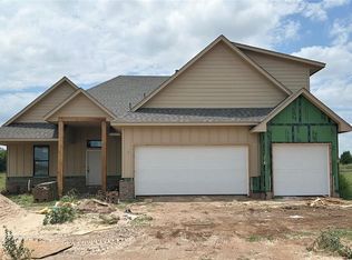 1901 Hamzas Ct, Yukon, OK 73099