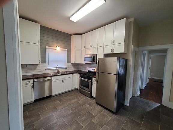2nd image of 1511 Woodlawn Ave