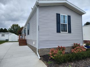 49965 Downing Ct #090, Utica, MI 48315