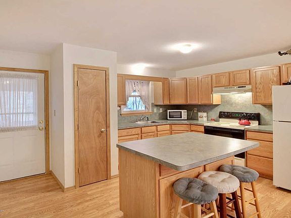 3rd image of 7107 Glenwood Dr