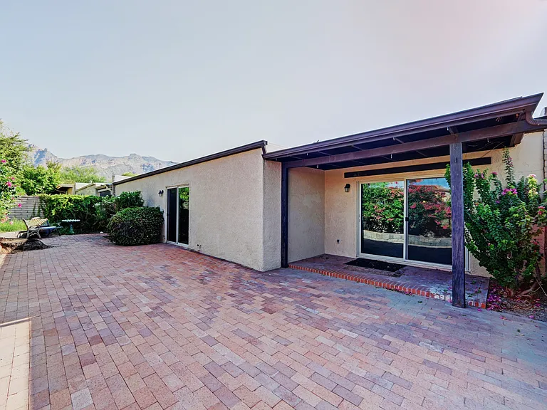 5733 N Camino De Las Estrellas — Photo 47