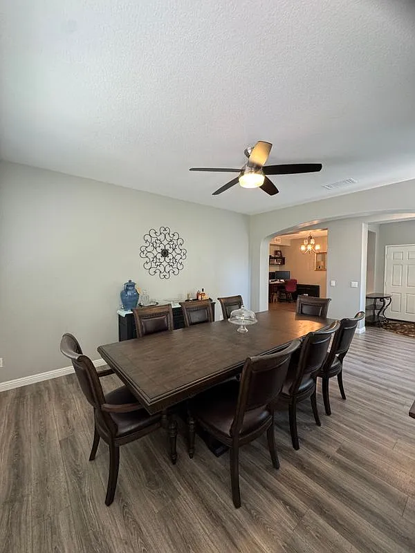 5 bed, 3.0 bath, 3067 sqft, $4,100 — Photo 3