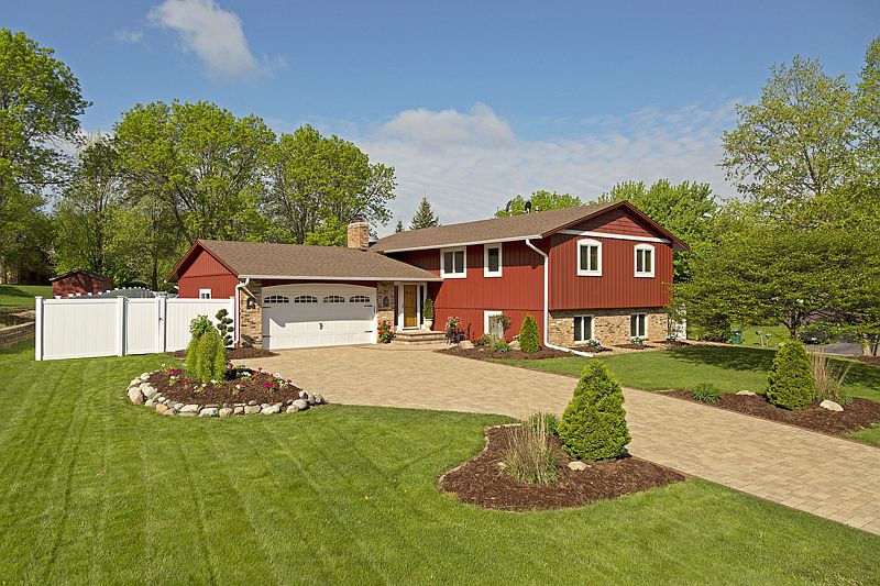 1st image of 4625 Deerwood Ln N
