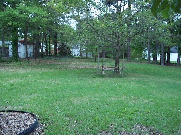 2nd image of 1623 Chesterfield Ct