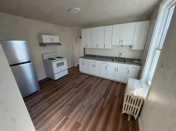 2357 Main St APT 4, Northampton, PA 18067