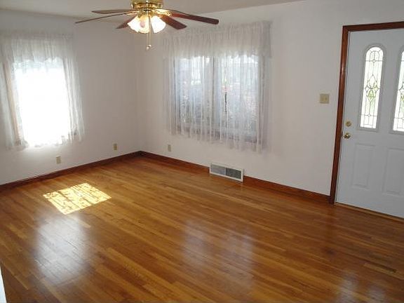 4th image of 421 Clayton Ave