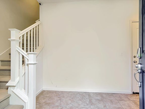 3rd image of 1581 Shore Pl Unit 2